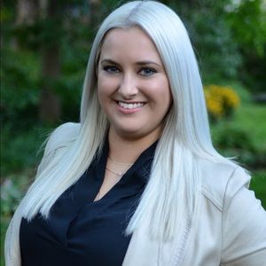 Meet your Posher, Stephanie